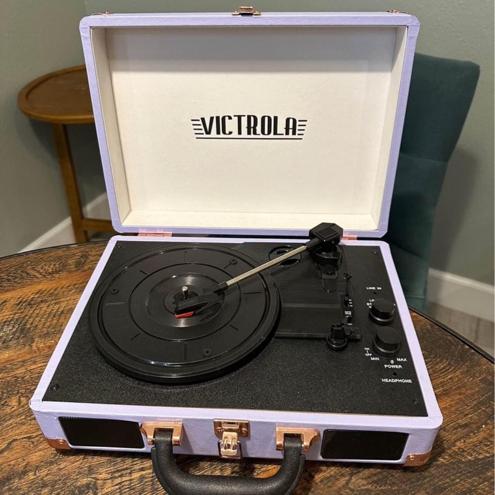 Victrola suitcase record player